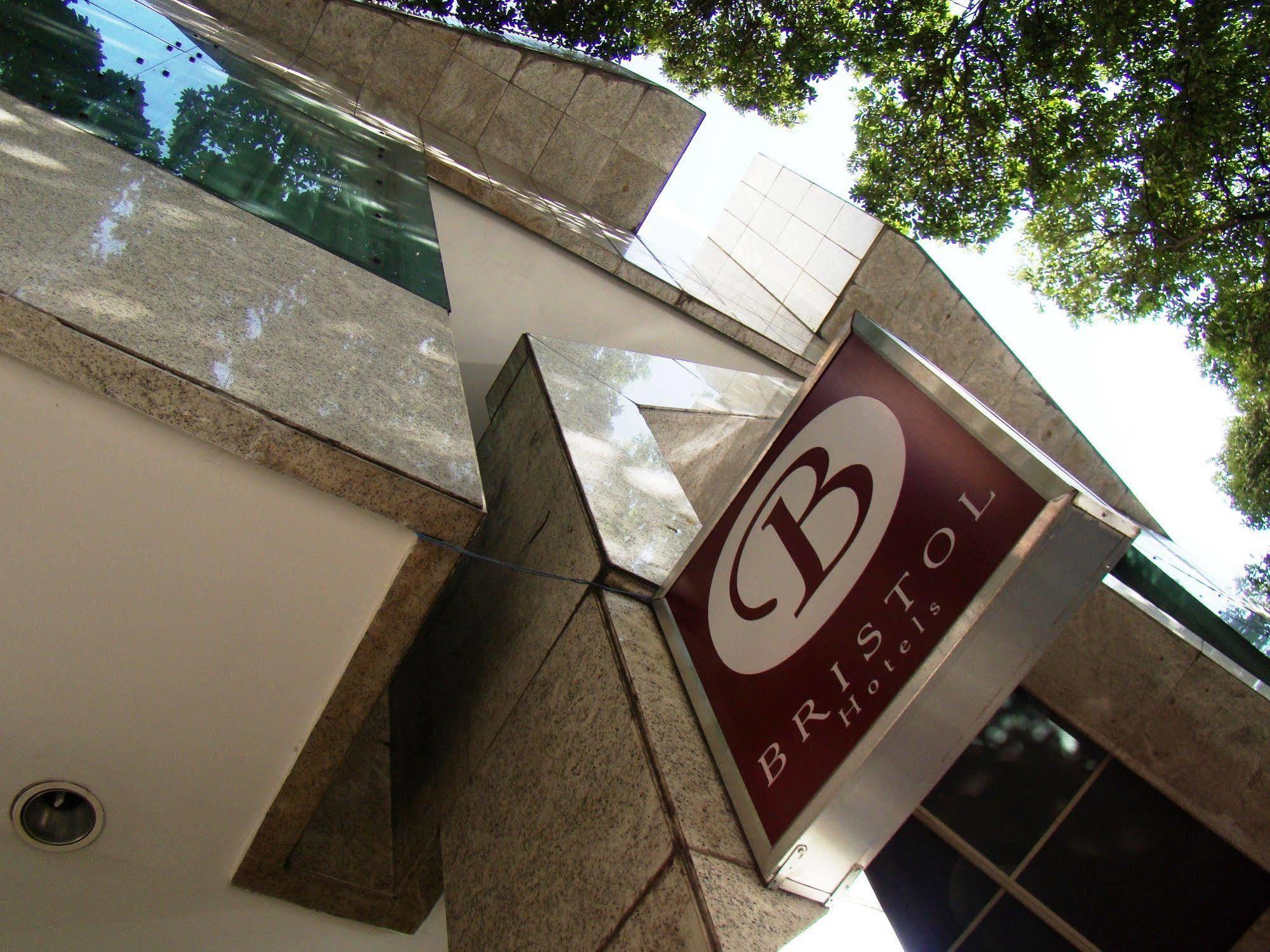 Bristol Merit Hotel Belo Horizonte Bagian luar foto