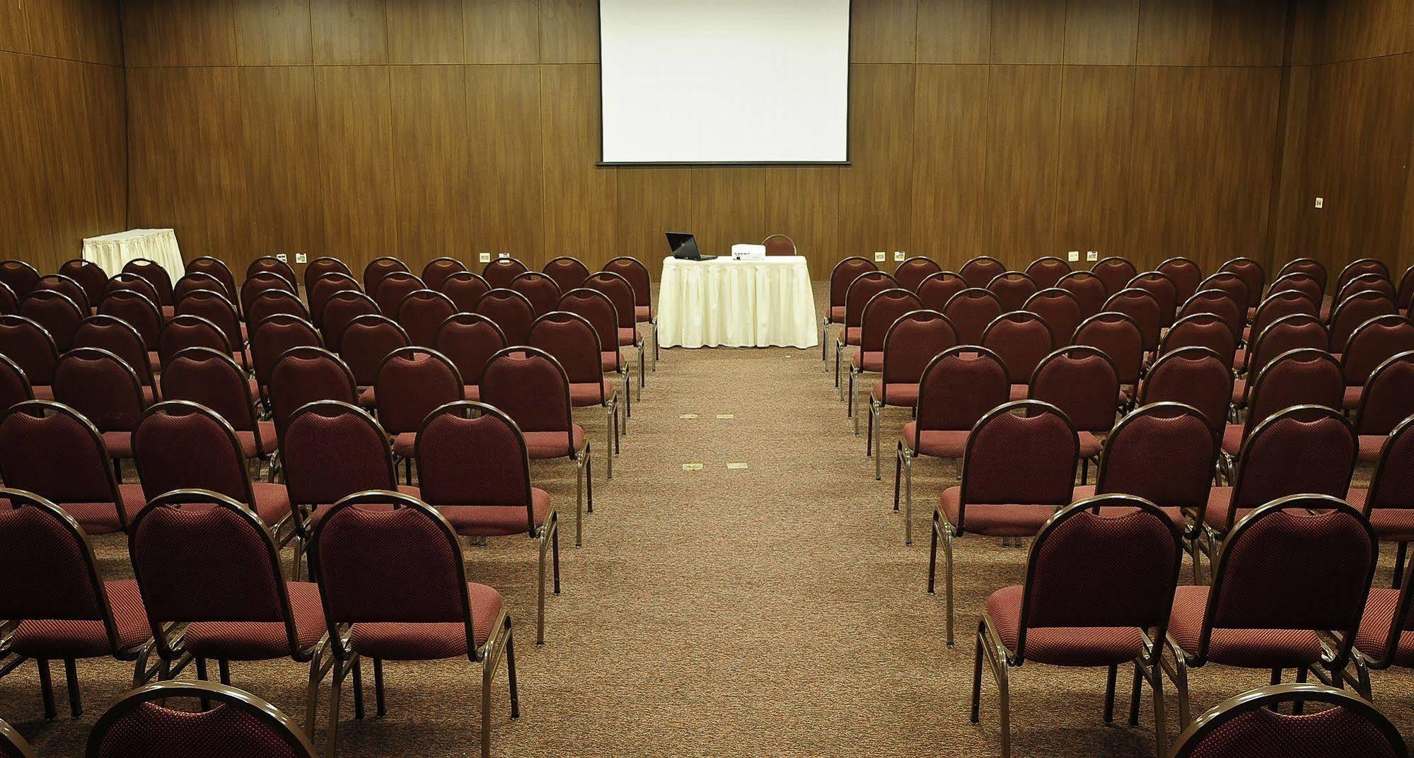 Bristol Merit Hotel Belo Horizonte Bagian luar foto